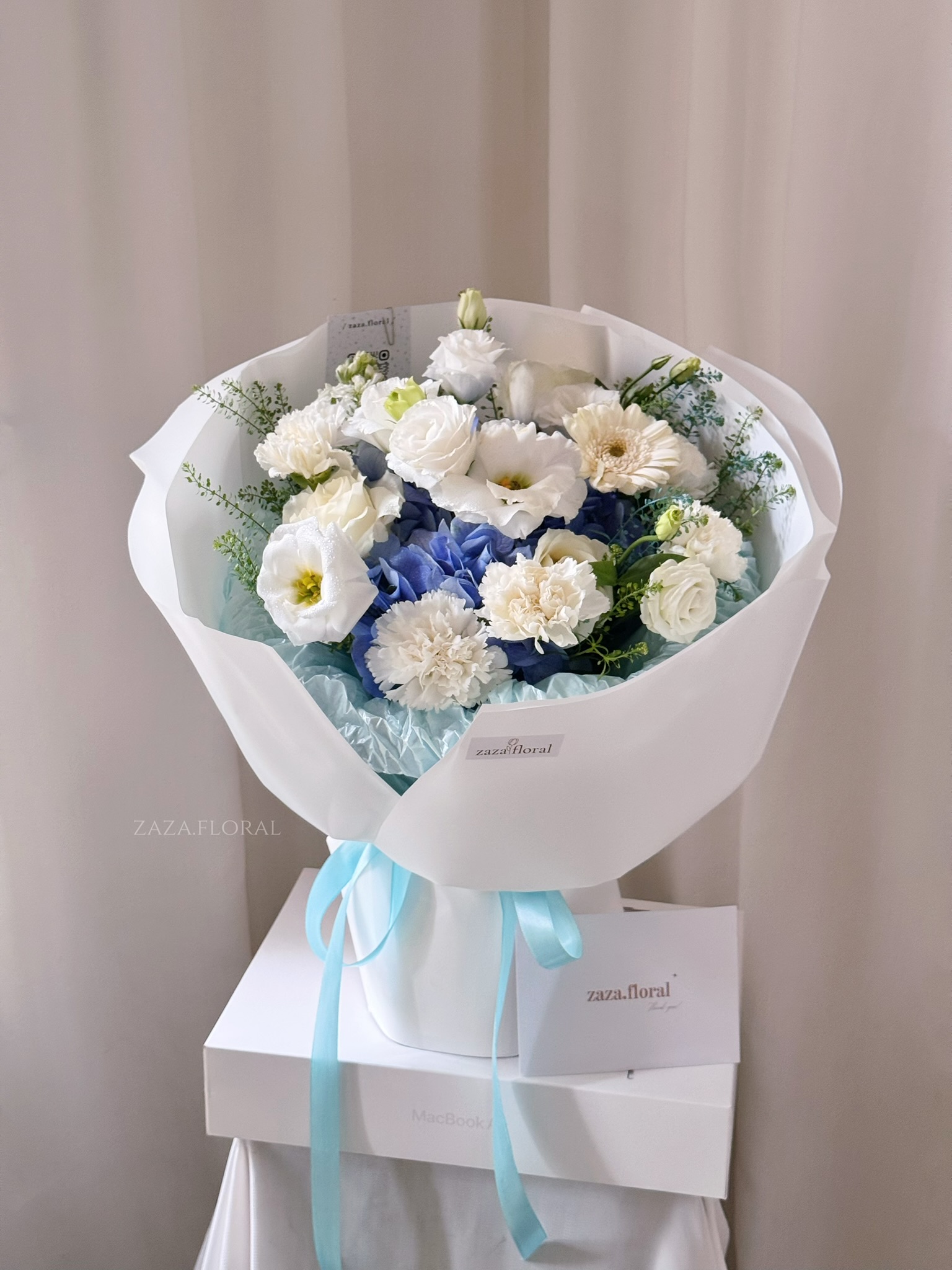 Bó Cẩm Tú Cầu Xanh Dương